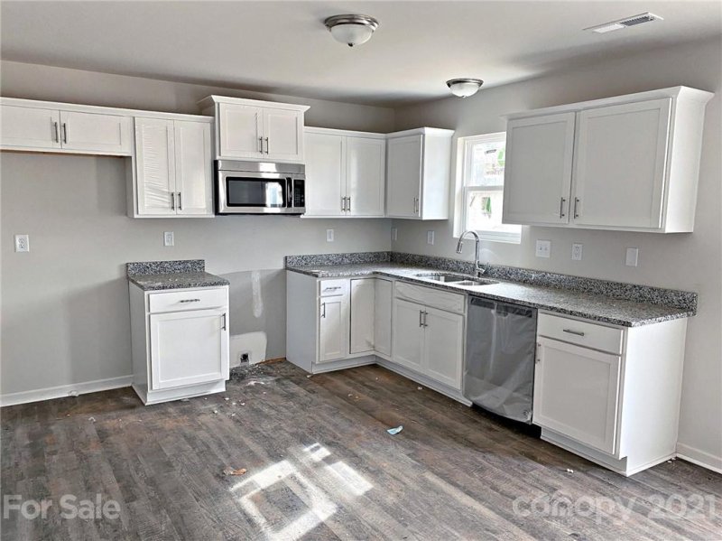 Property image 2 at 1492 Mayfair Drive, Conover, NC 28613