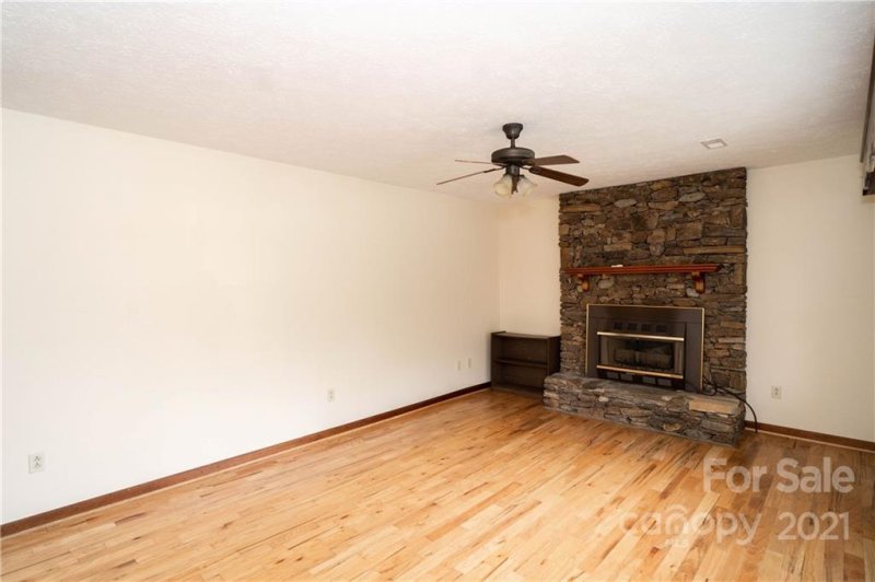 Property image 5 at 6 Stoney Nob Drive, Hendersonville, NC 28792