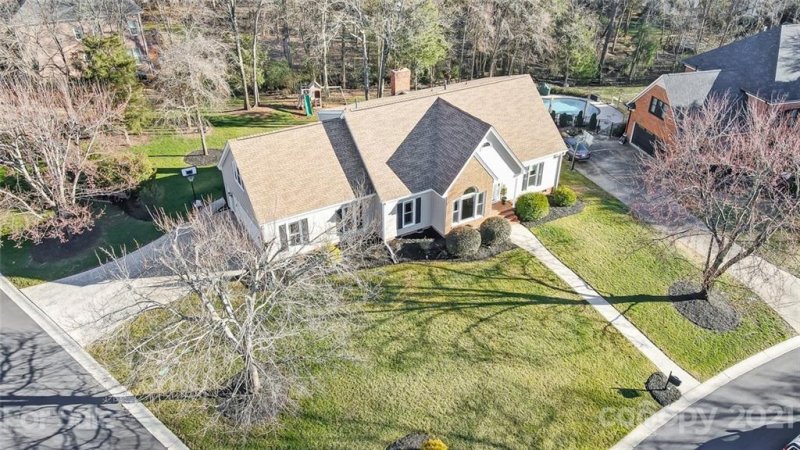 Property image 3 at 10701 Maryfield Lane, Charlotte, NC 28277