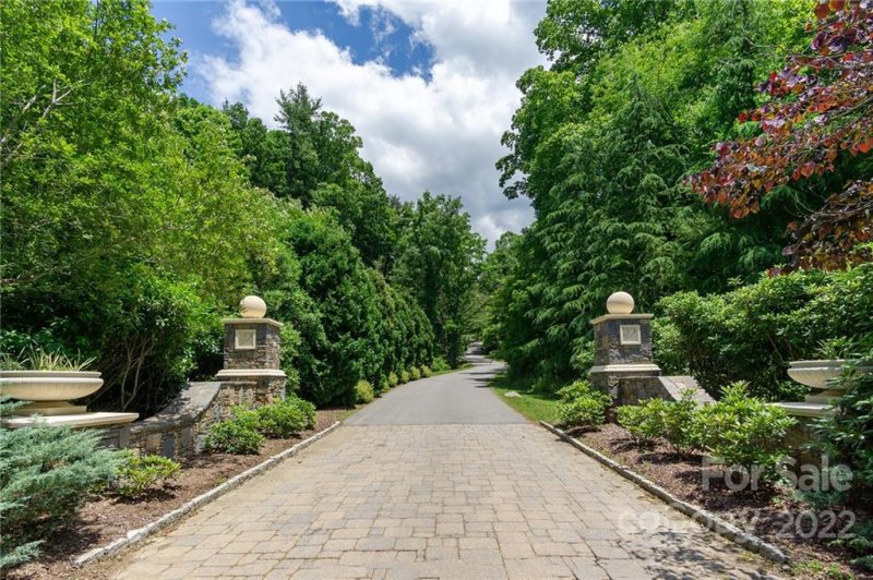 Property image 3 at 35 Alta Citta Lane, Asheville, NC 28804