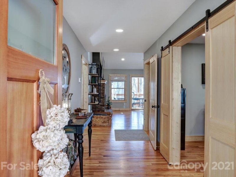 Property image 3 at 527 Rockmoor Way, Hendersonville, NC 28791