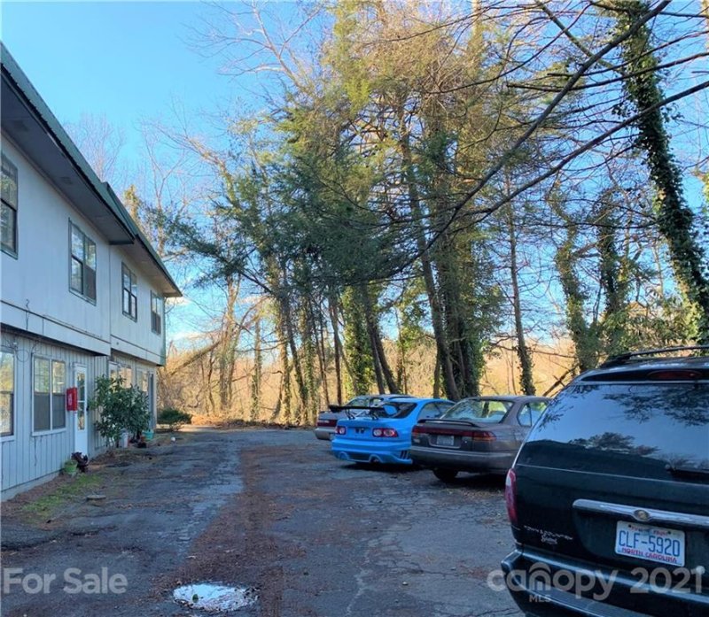 Property image 2 at 500 W Allen Street, Hendersonville, NC 28739