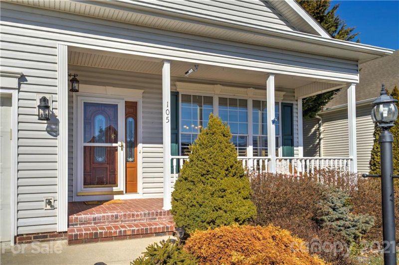 Property image 3 at 105 Willow Oak Drive, Asheville, NC 28805