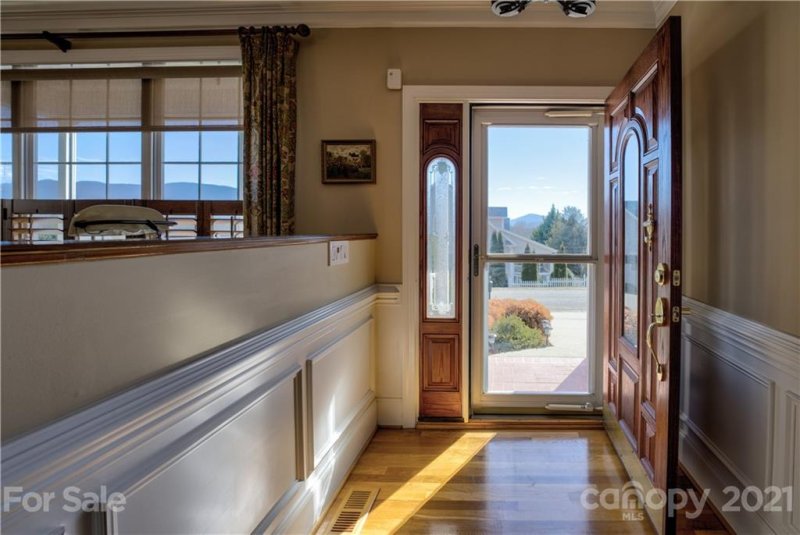 Property image 5 at 105 Willow Oak Drive, Asheville, NC 28805