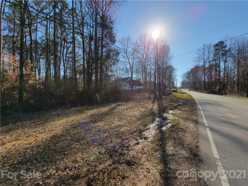 Property image 4 at 5120 Lakeview Road, Charlotte, NC 28216