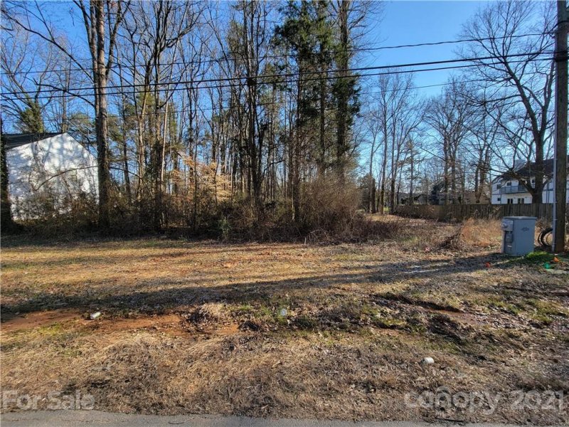 Property image 5 at 5120 Lakeview Road, Charlotte, NC 28216