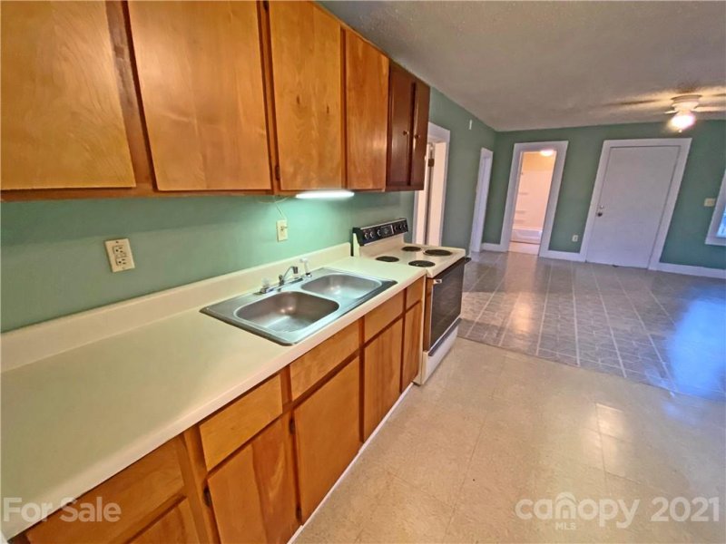 Property image 2 at 606 E Church Street, Lincolnton, NC 28092