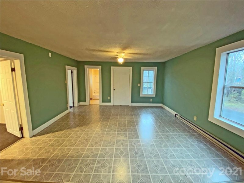 Property image 4 at 606 E Church Street, Lincolnton, NC 28092