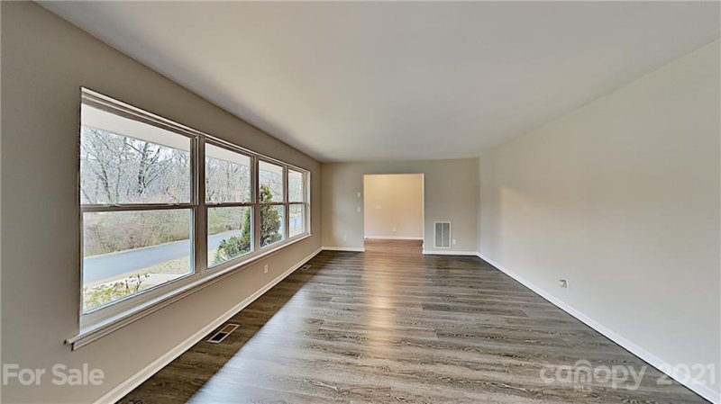 Property image 4 at 6527 Pawnee Drive, Charlotte, NC 28214