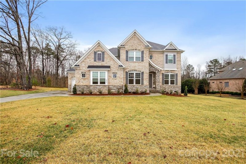 Property image 2 at 8015 Caliterra Drive, Wesley Chapel, NC 28104