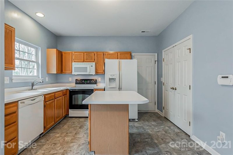 Property image 4 at 8819 Cedar Run Way, Charlotte, NC 28273