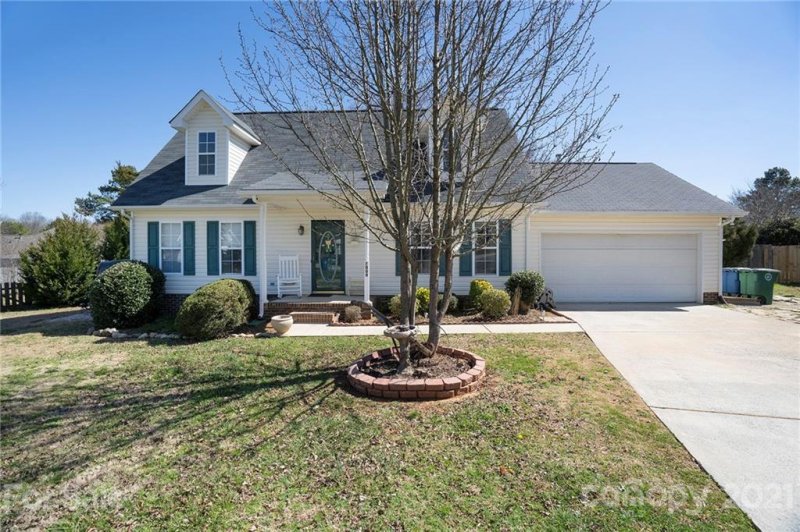 Property image 2 at 7008 Gatwick Lane, Matthews, NC 28105