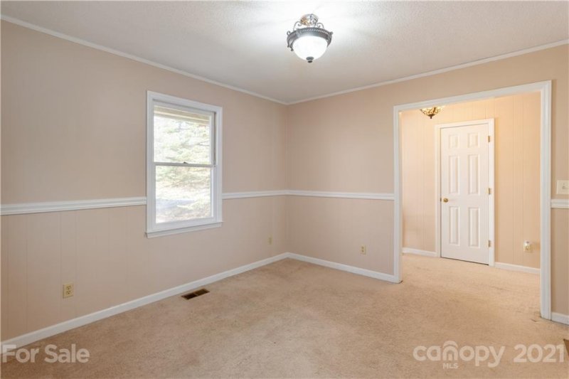 Property image 3 at 129 Jeter Mountain Terrace, Hendersonville, NC 28739