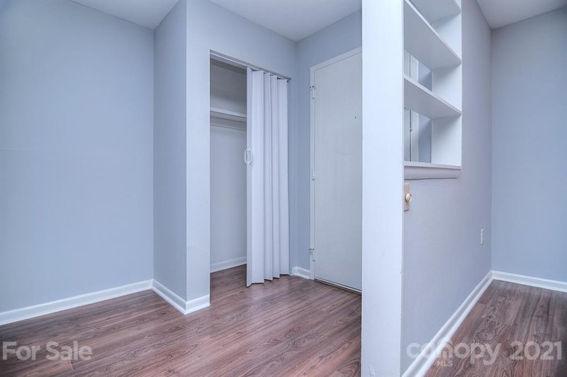 Property image 2 at 4902 Spring Lake Drive, Charlotte, NC 28212