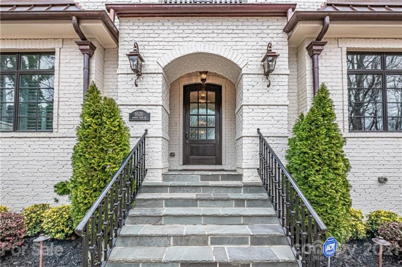 Property image 3 at 5528 Carmel Park Drive, Charlotte, NC 28226