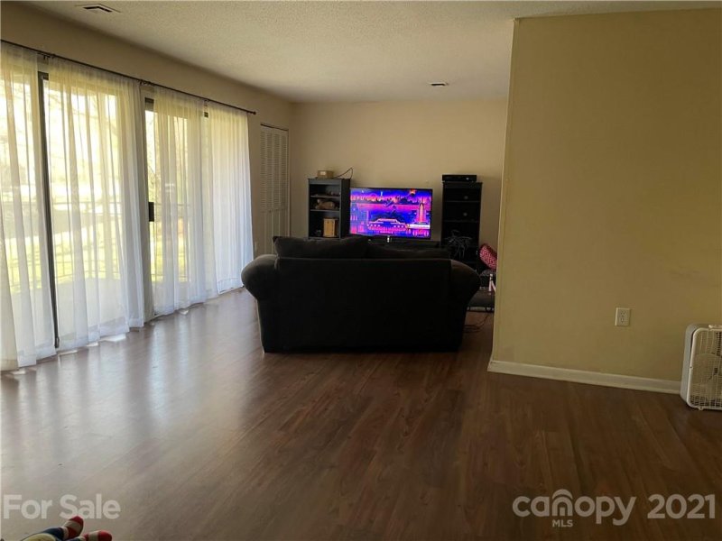 Property image 4 at 4809 Spring Lake Drive, Charlotte, NC 28212