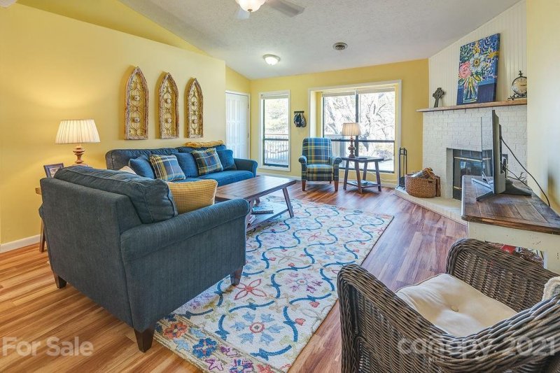 Property image 2 at 34 Ravencroft Lane, Asheville, NC 28803