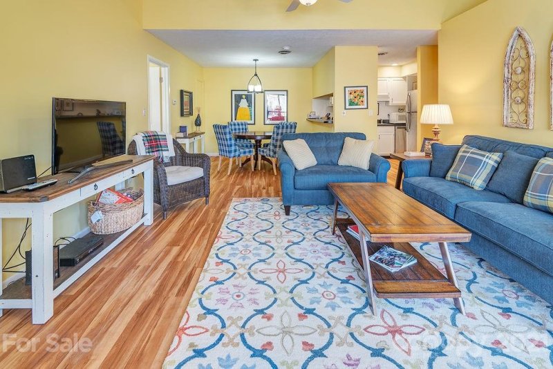 Property image 5 at 34 Ravencroft Lane, Asheville, NC 28803