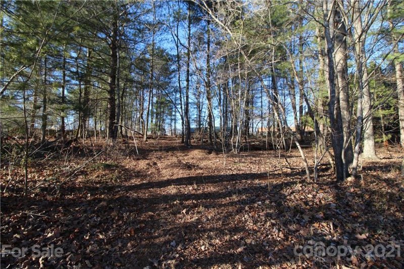 Property image 3 at 2010 Tall Oak Drive, Lenoir, NC 28645