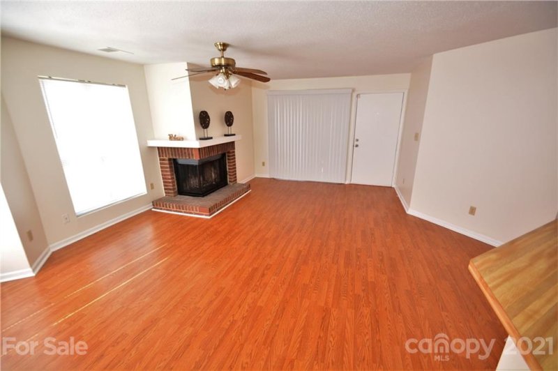 Property image 3 at 8238 Cedar Glen Drive, Charlotte, NC 28212