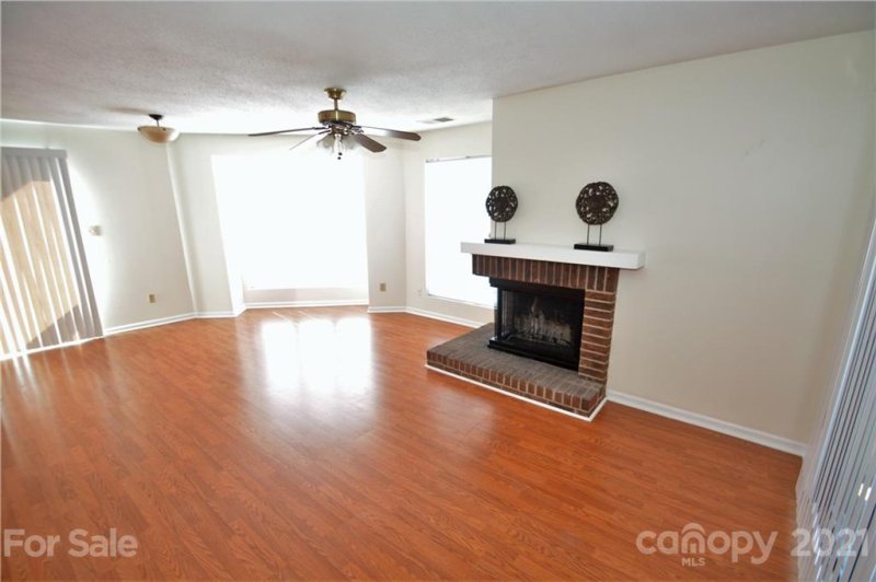 Property image 4 at 8238 Cedar Glen Drive, Charlotte, NC 28212