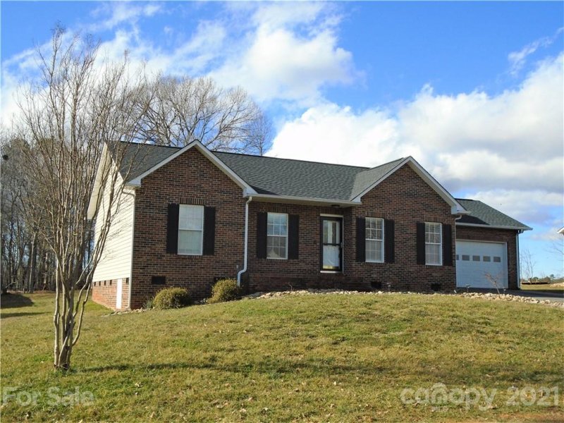 Property image 2 at 1952 Redberry Lane, Conover, NC 28613