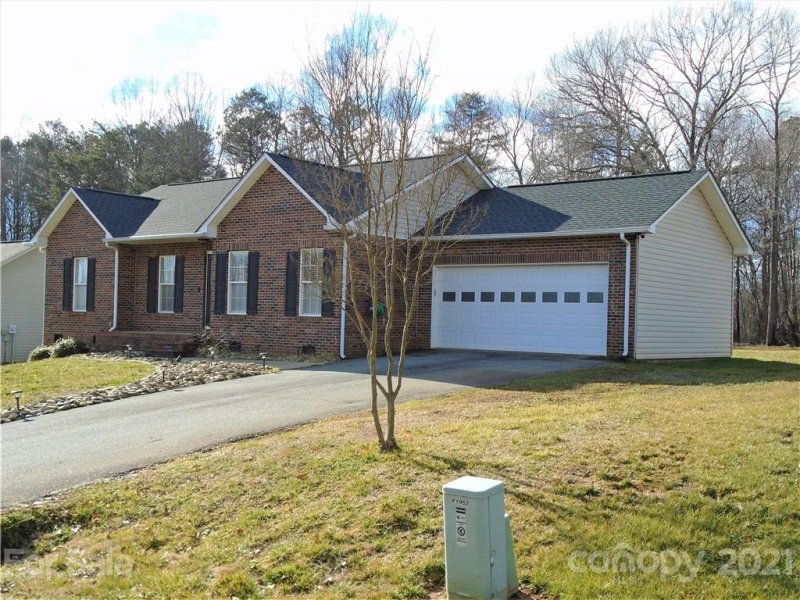 Property image 3 at 1952 Redberry Lane, Conover, NC 28613