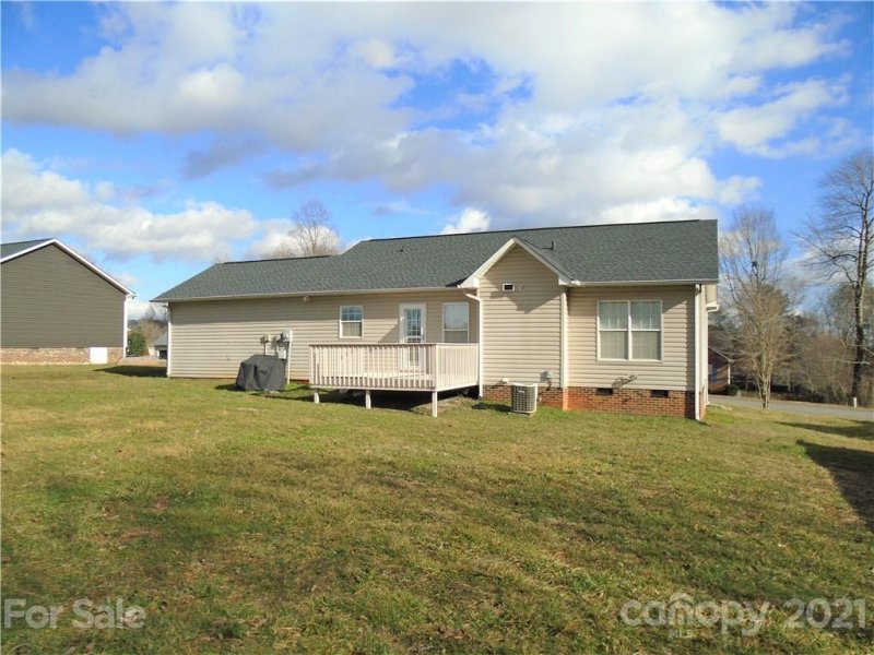 Property image 4 at 1952 Redberry Lane, Conover, NC 28613