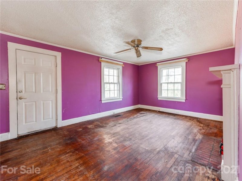 Property image 4 at 401 Hillcrest Avenue, Gastonia, NC 28052