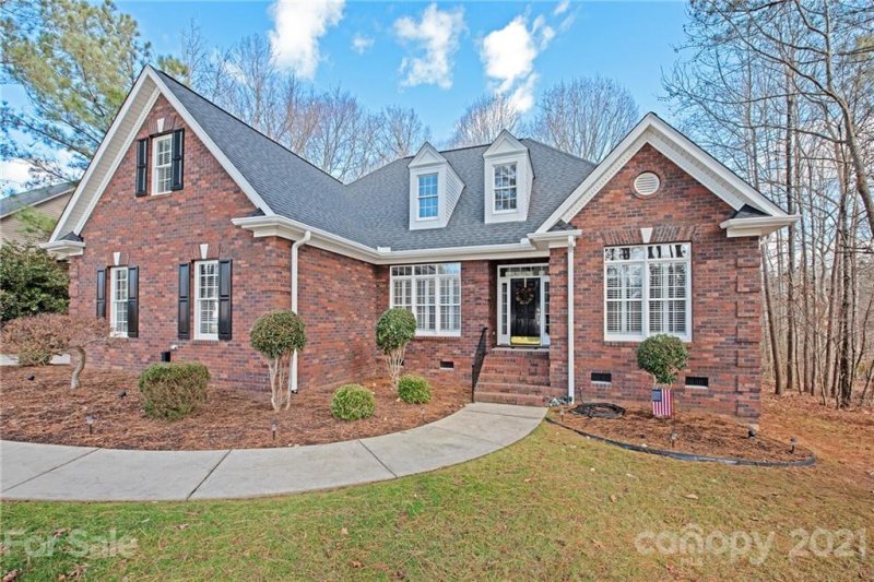 Property image 2 at 5500 S Oakmont Street, Kannapolis, NC 28081