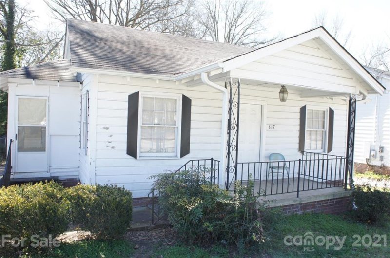 Property image 2 at 617 W Garrison Boulevard, Gastonia, NC 28052