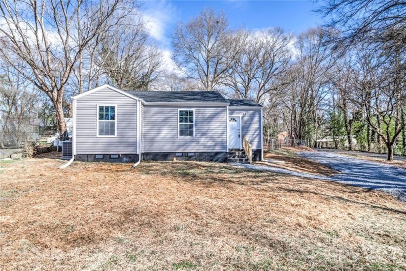 1204 Chronicle Avenue