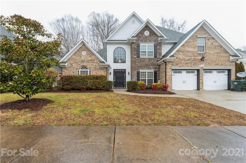 20125 Coachmans Wood Lane