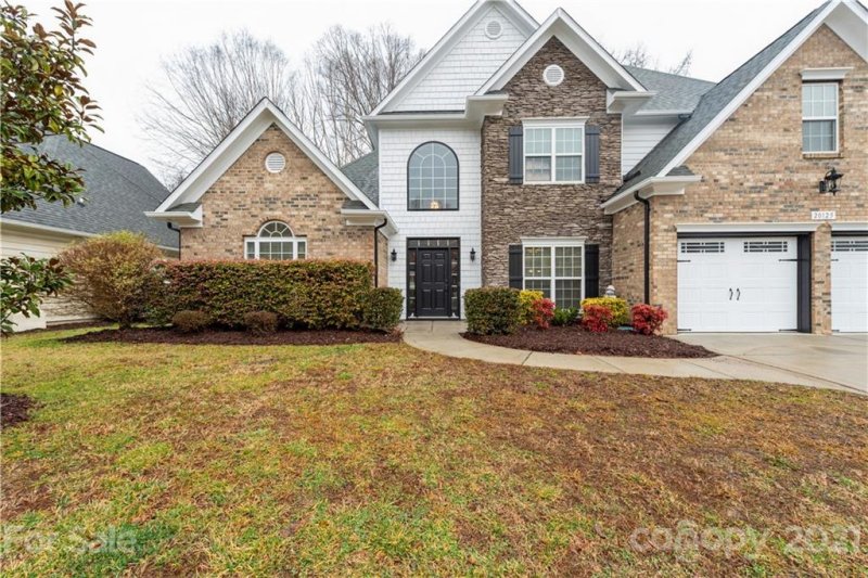 Property image 2 at 20125 Coachmans Wood Lane, Cornelius, NC 28031