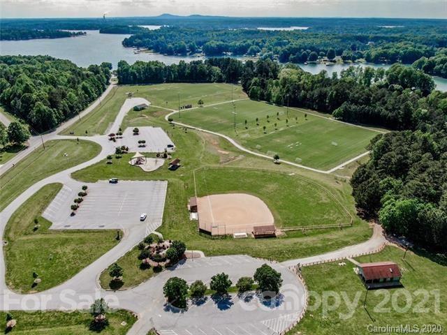 Property image 3 at 121 Summerwind Drive, Mooresville, NC 28117