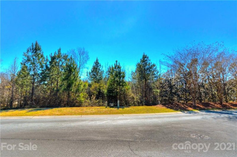 Property image 5 at 1 Victoria Lake Drive, Waxhaw, NC 28173