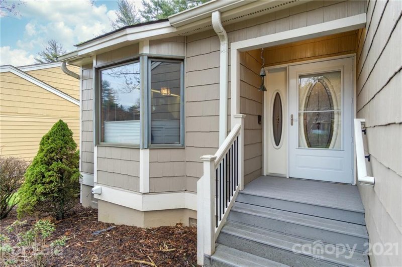 Property image 3 at 123 Beaver Ridge Road, Asheville, NC 28804