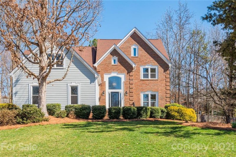 Property image 2 at 10413 Breamore Drive, Charlotte, NC 28270