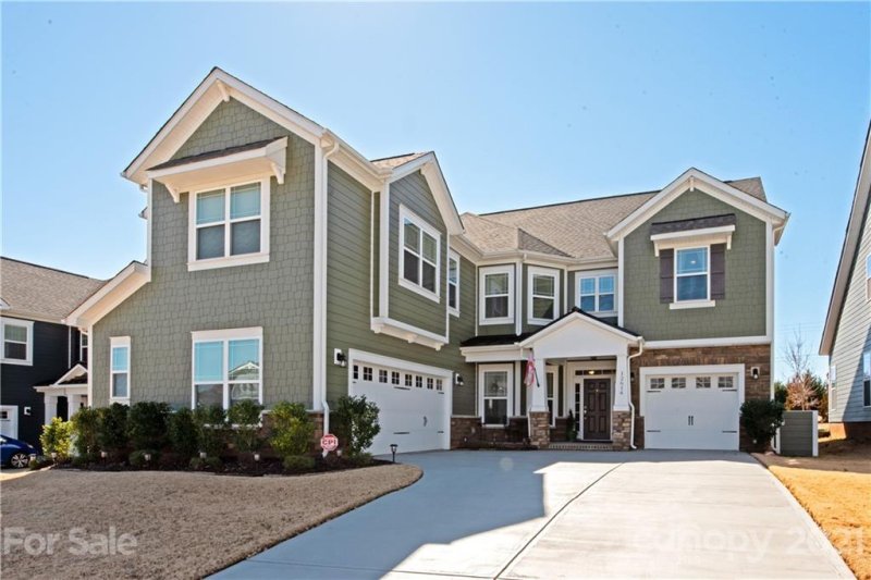 Property image 3 at 12614 Old Westbury Drive, Cornelius, NC 28031