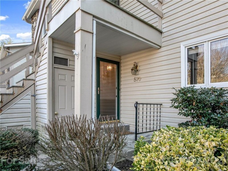 Property image 3 at 570 N Britton Creek Drive, Hendersonville, NC 28791