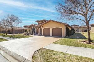 Property image 3 at 15 Ocaso Drive, Asheville, NC 28806