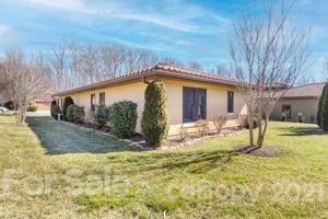 Property image 5 at 15 Ocaso Drive, Asheville, NC 28806