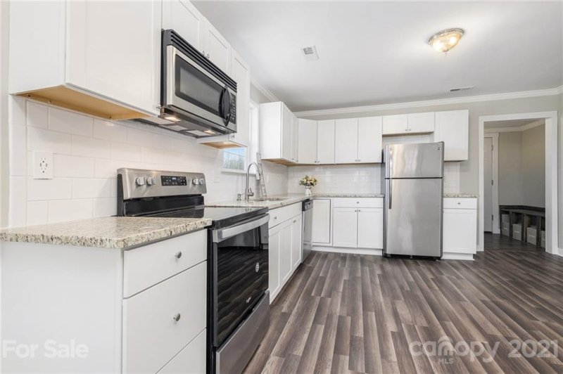 Property image 4 at 151 E Spencer Avenue, Gastonia, NC 28054