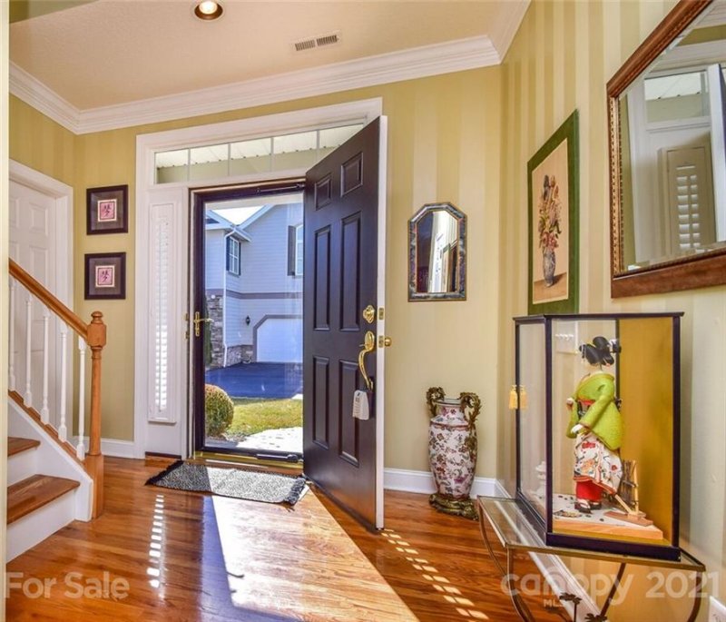 Property image 5 at 104 Towne Place Drive, Hendersonville, NC 28792