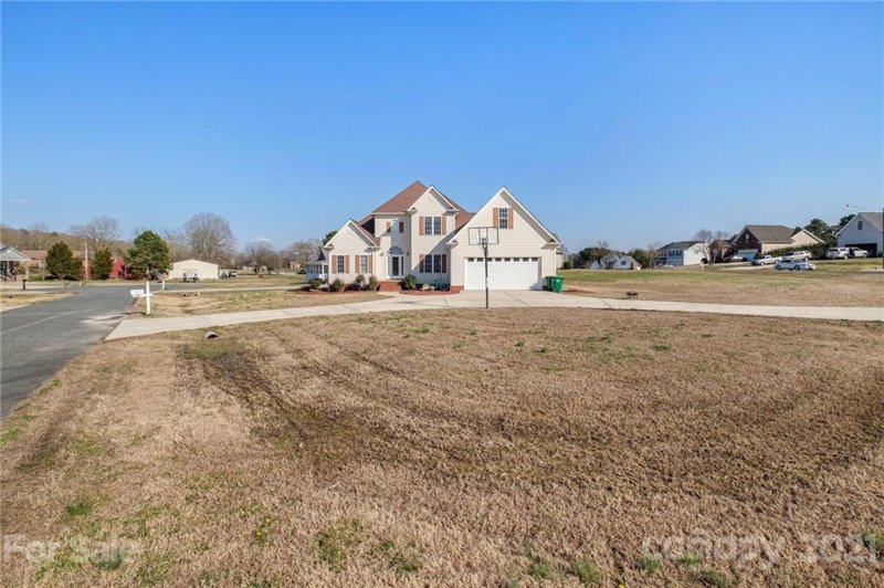 Property image 2 at 215 Birchwood Court, Oakboro, NC 28129