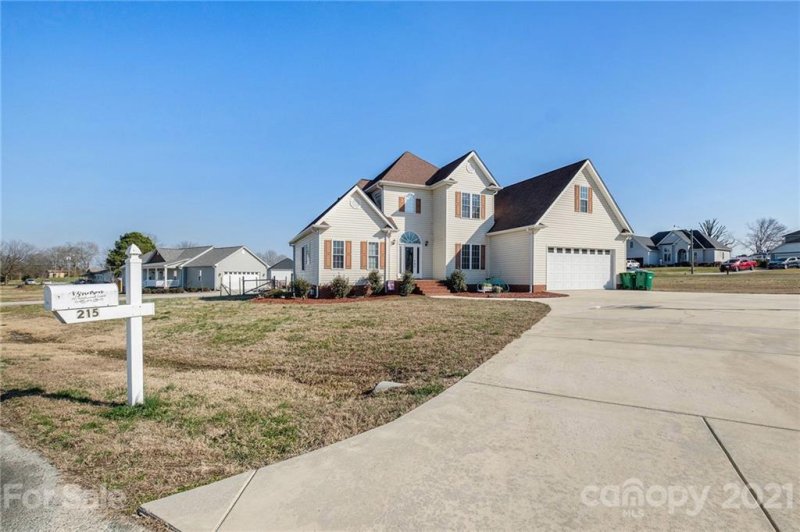 Property image 4 at 215 Birchwood Court, Oakboro, NC 28129