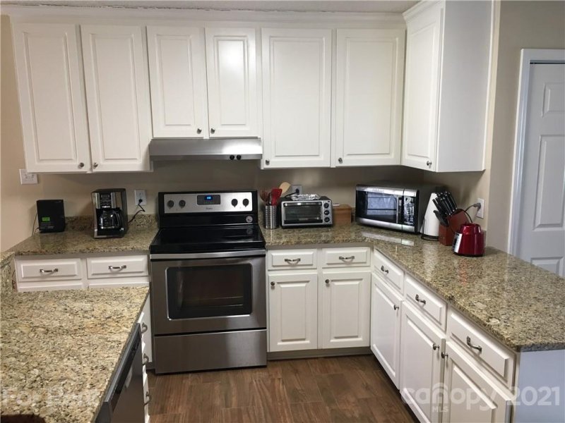 Property image 2 at 7900 Crockett Lane, Charlotte, NC 28270