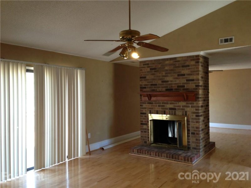 Property image 5 at 7900 Crockett Lane, Charlotte, NC 28270