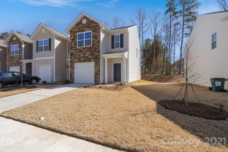 Property image 3 at 6104 Guildford Hill Lane, Charlotte, NC 28215