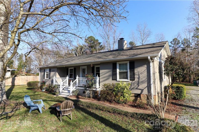 Property image 2 at 10503 Knox Avenue, Matthews, NC 28105